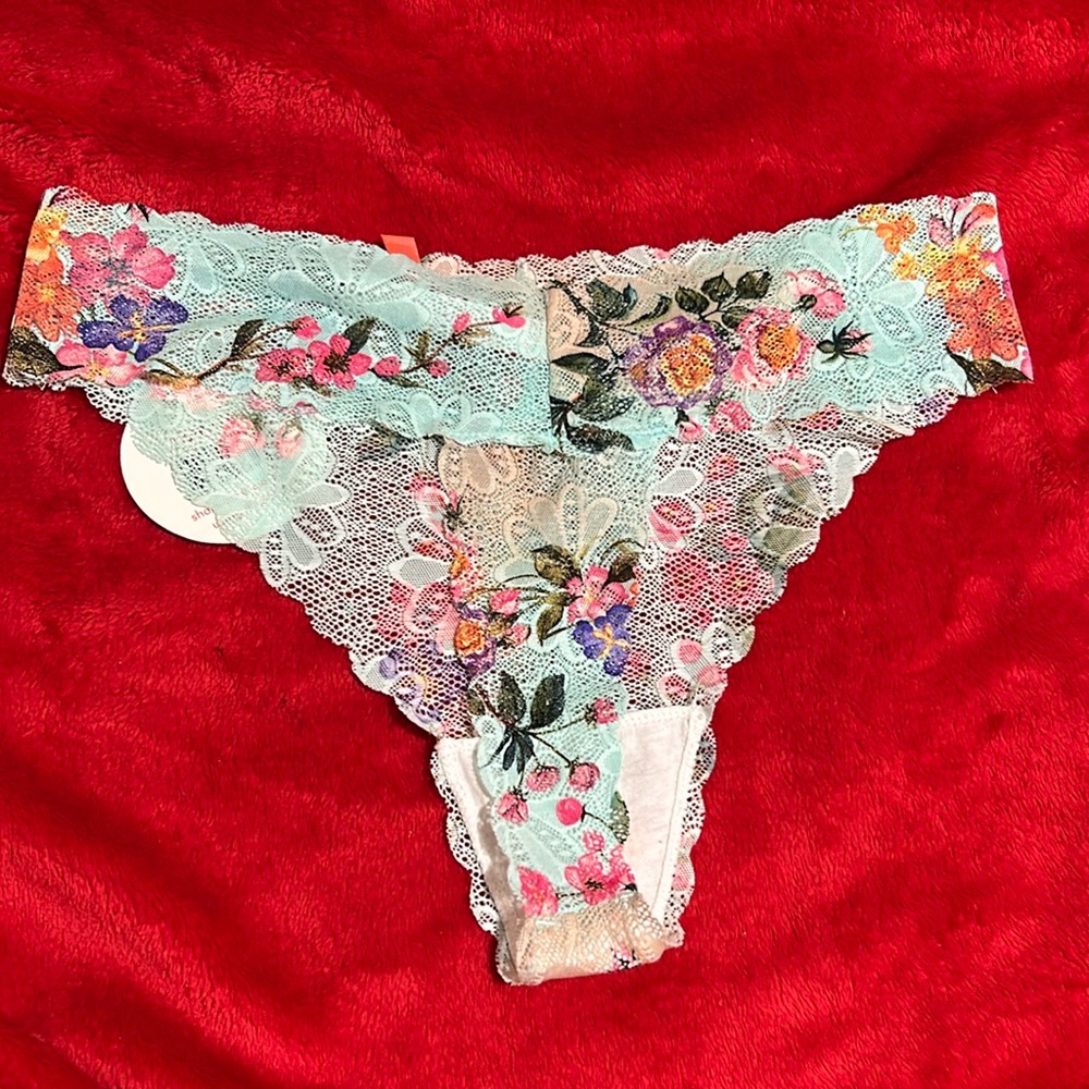 Splendies Women Thong - Medium 
Just bought all with tags. #Splendies.